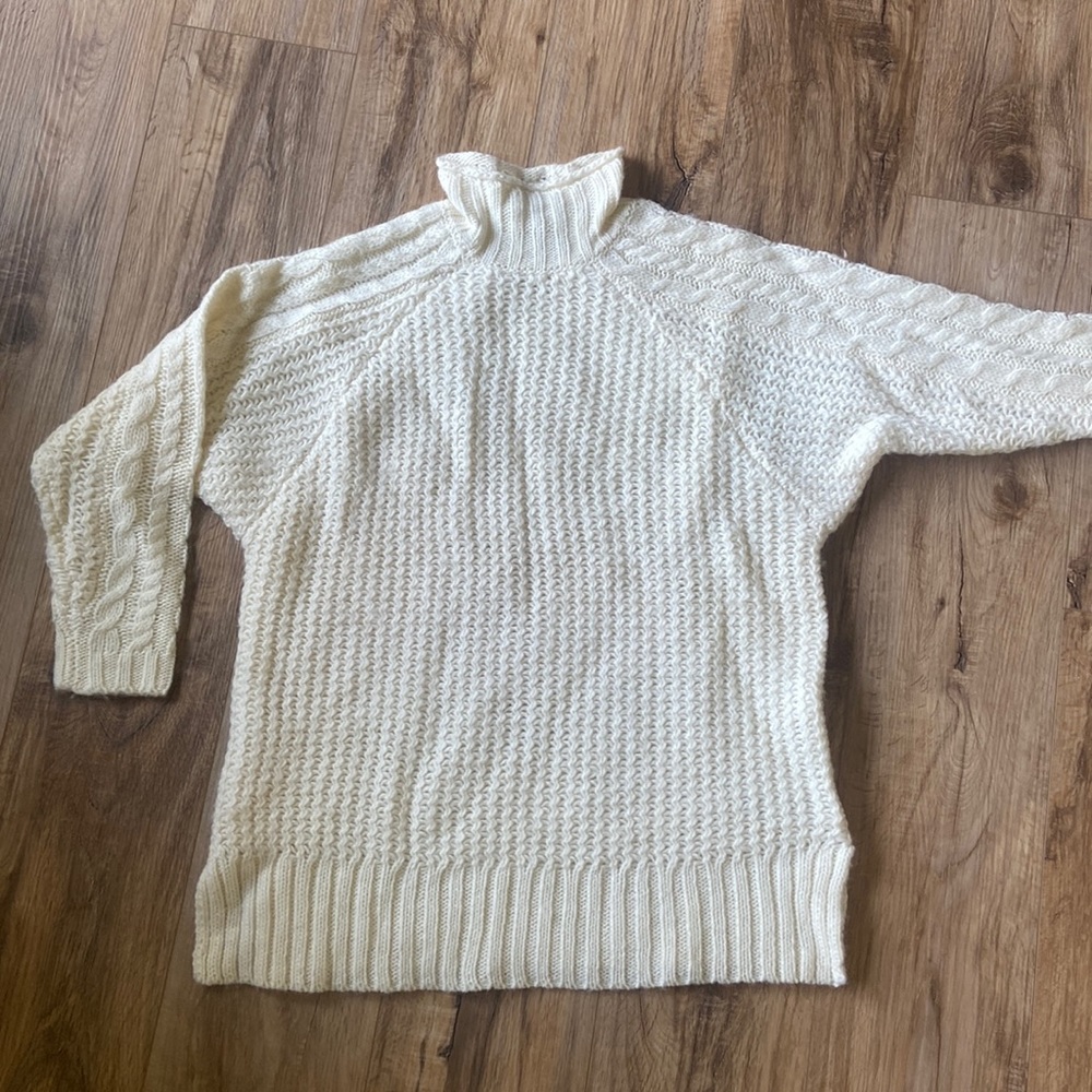 Guess chunky cream sweater size s
